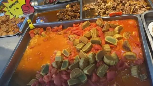 安徽高校食堂推出蕃茄炒月饼 学生一扫而空