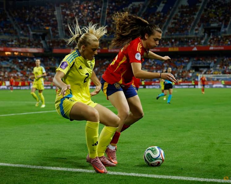 Spain cruise to 4-0 first-leg win over Sweden in Nations League semi