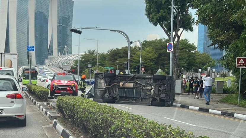 5 taken to hospital after accident at Temasek Avenue junction  5 taken to hospital after accident at Temasek Avenue junction