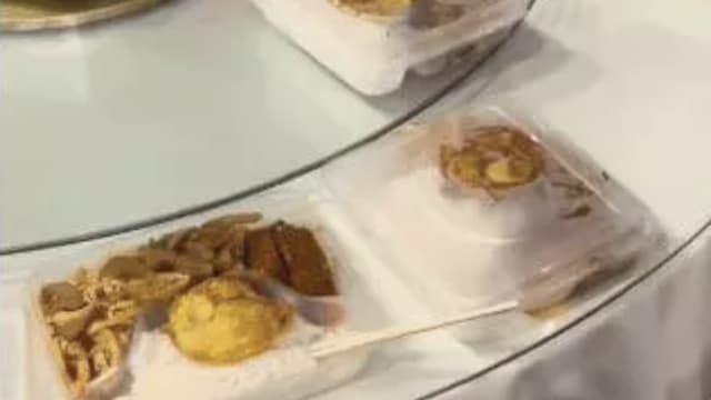 豪华酒店婚宴上宾客只有盒饭？中国网民：是当地习俗