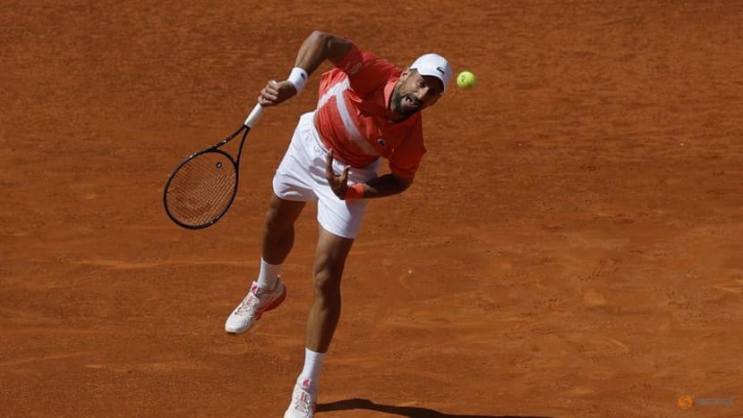 Djokovic to carry on without a coach after parting ways with Murray