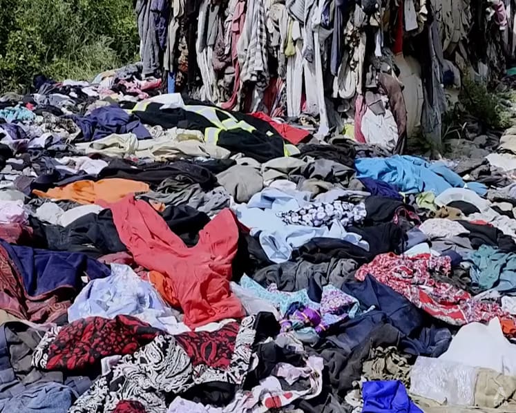 Pakistan’s booming secondhand clothing industry raises environmental concerns