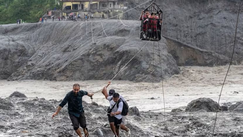 Palang Merah SG hulur bantuan tambahan S$170,000; kumpul lebih S$3 juta untuk mangsa banjir Nepal