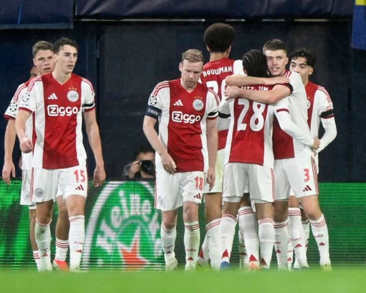 Last gasp goal keeps alive Ajax’s Champions League hopes
