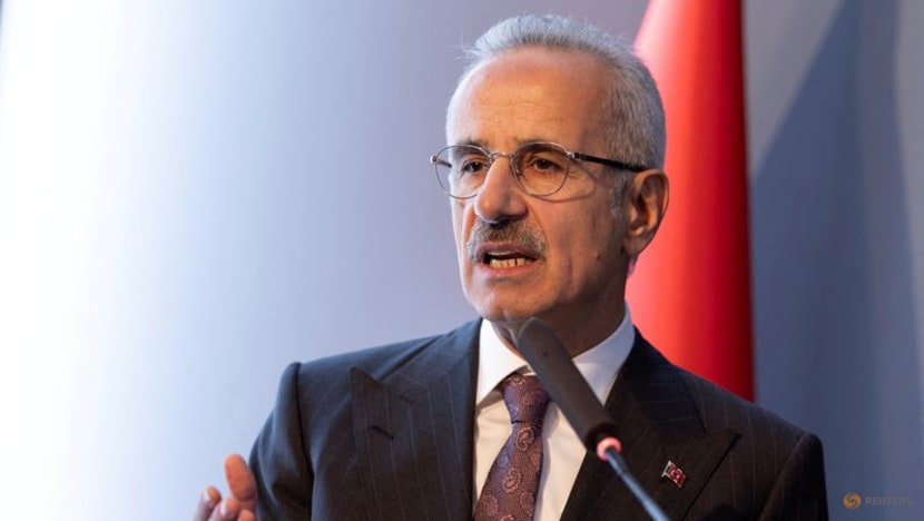 Turkey aims to hold 5G frequency tender in October, minister says