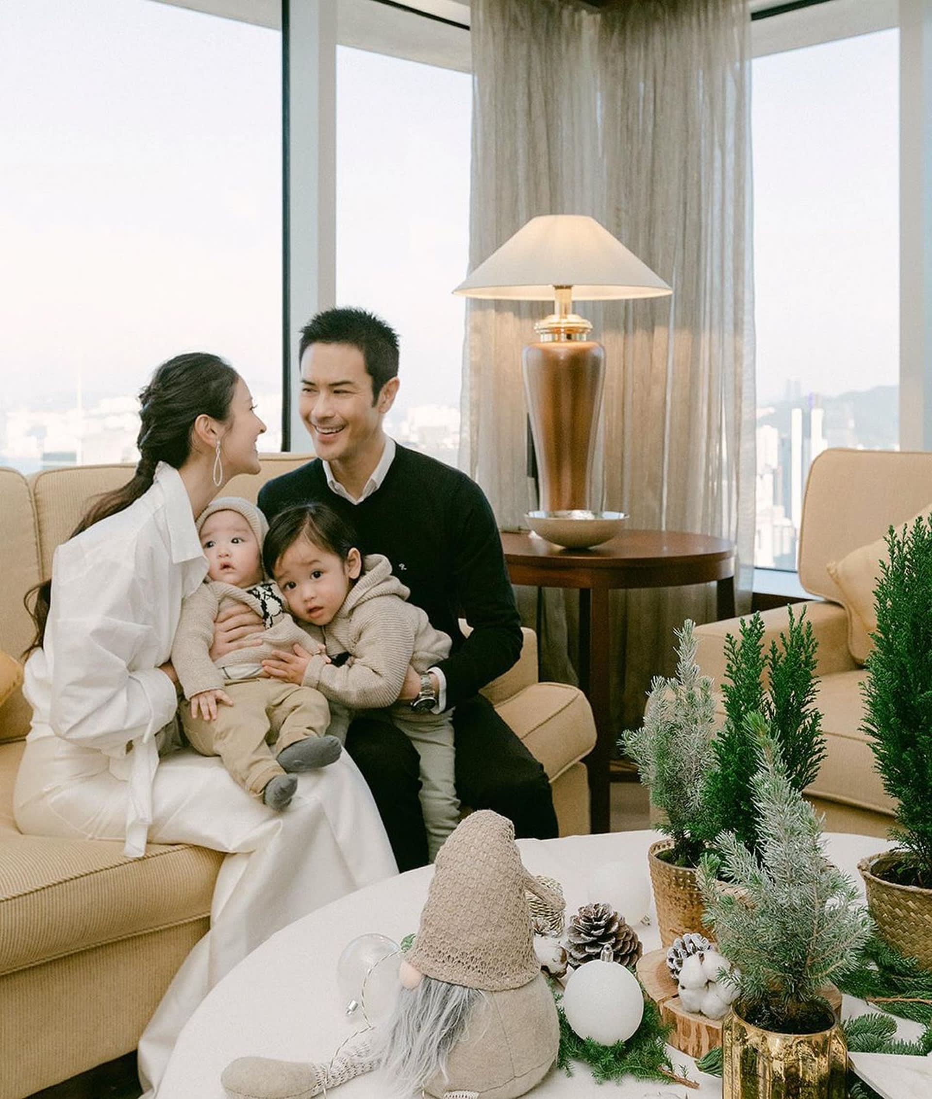 10 Miss Hongkong Pageant Winners And Their Lovely Families - 8days