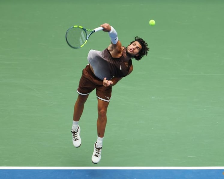 Alcaraz makes confident return with US Open first round win