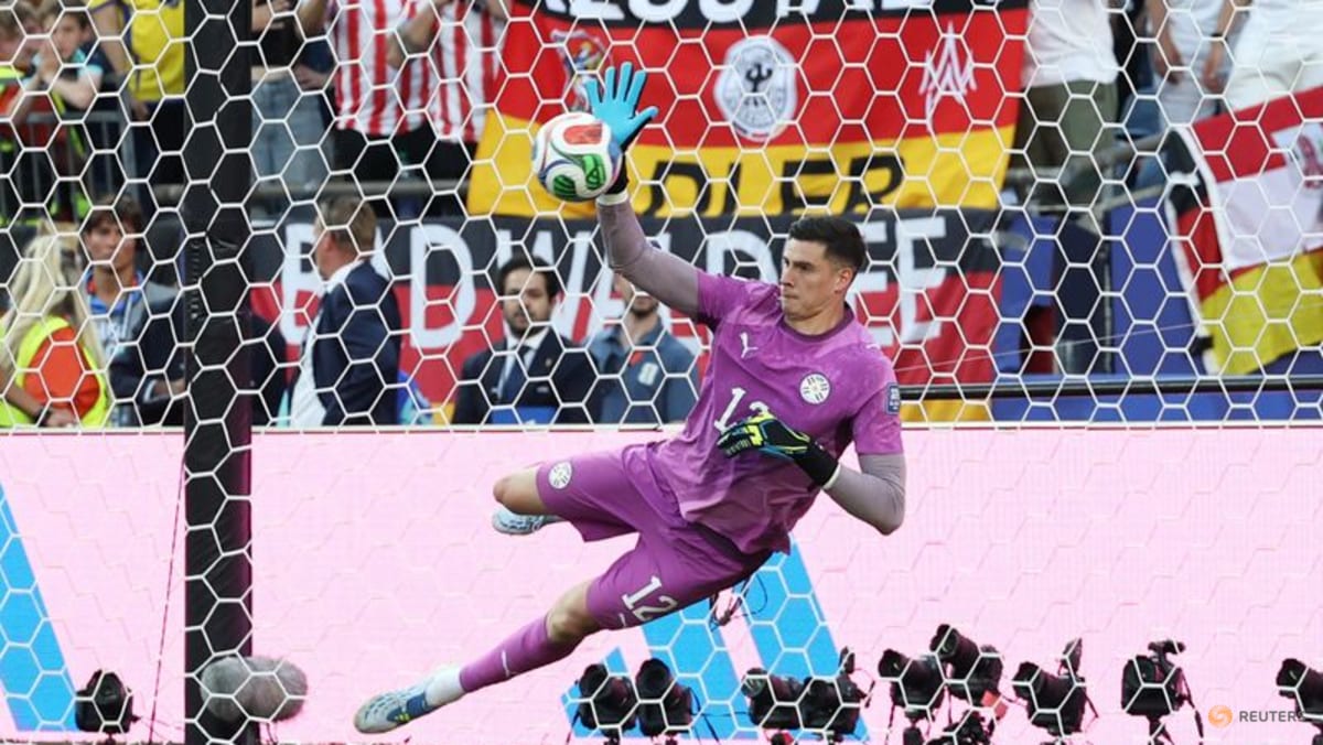 Paraguay's Gill eyes France tie and return of sold jersey