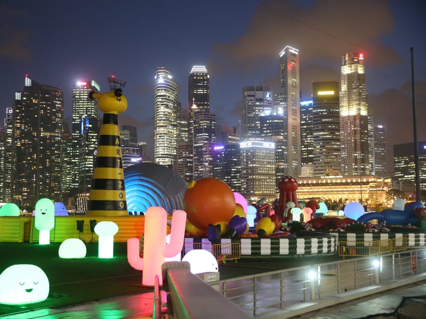 Bounce off giant inflatable animals at Art-Zoo