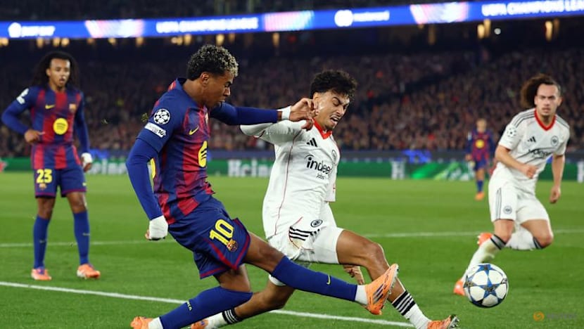Kounde headers give Barcelona 2-1 win over Frankfurt