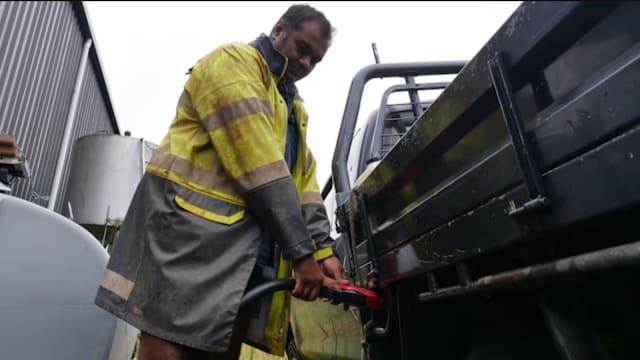 中东冲突加剧引发燃油供应担忧  澳洲农民开始囤积燃油