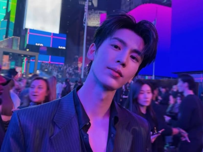 Pursuit Of Jade actor Zhang Linghe’s chaotic airport escort in New York goes viral