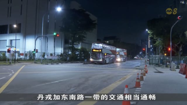 地陷引发丹戎加东南路封闭 居民提早出门改搭公交