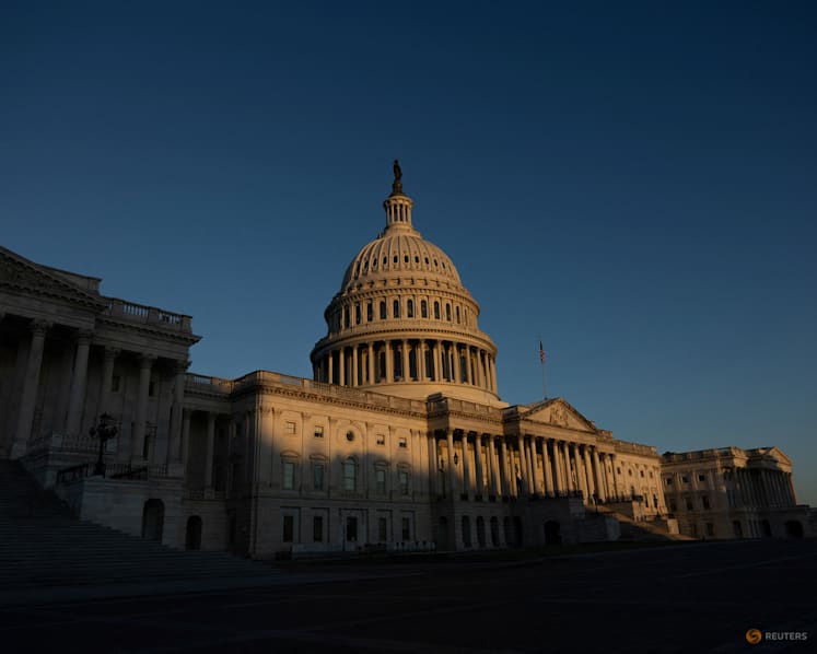 US federal shutdown enters 6th day as threat of layoffs looms