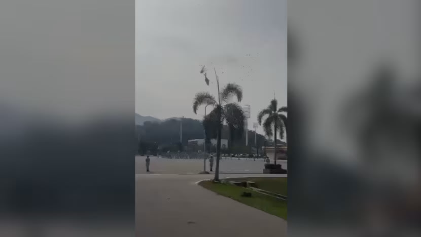 Dua helikopter militer Malaysia tabrakan di Perak, 10 awak tewas Dua helikopter militer Malaysia tabrakan di Perak, 10 awak tewas