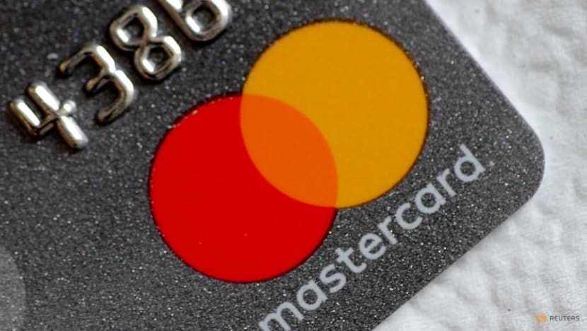 Visa bids $100 million to replace Mastercard as Apple's new credit card partner, WSJ reports