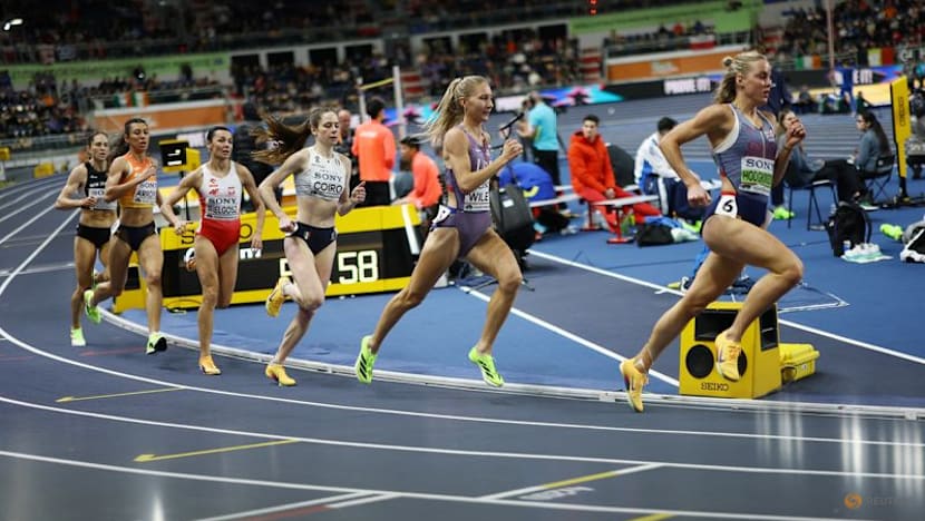 Hodgkinson trained in borrowed shoes after losing luggage