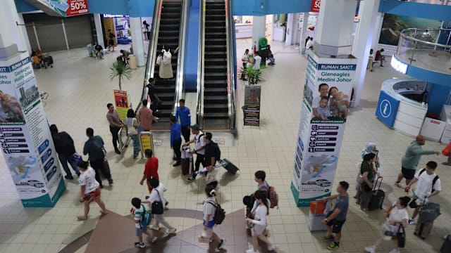 涉勒索外国游客 峇淡移民局局长被停职