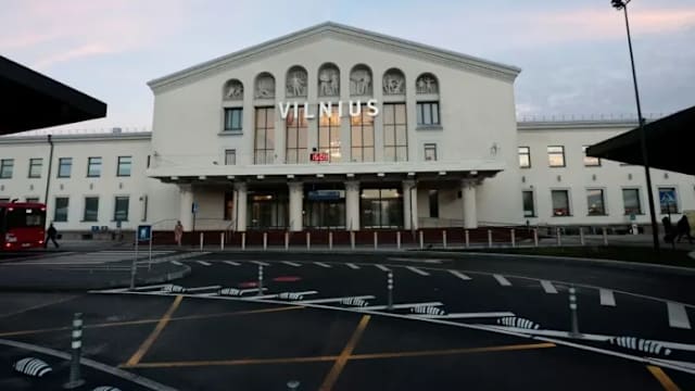 因气球入侵暂关闭领空 立陶宛机场恢复运作