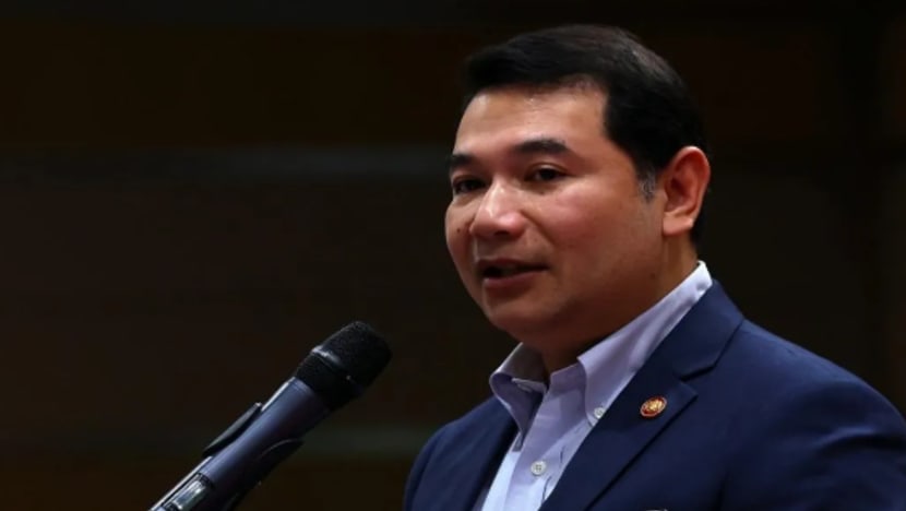 Anak mantan Menteri Ekonomi Malaysia diserang di pusat beli-belah Putrajaya