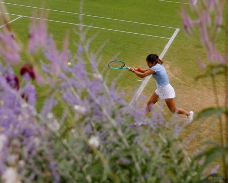 Raducanu withdraws with leg injury on eve of Wimbledon