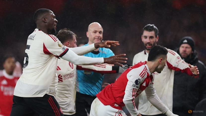 Lacklustre Arsenal held to dour 0-0 draw by Liverpool