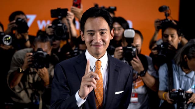 披塔辞泰国前进党党魁 但会继续竭力推动改革