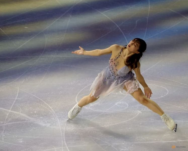 Figure skating-Japan's Sakamoto on pace for fourth world title in Prague