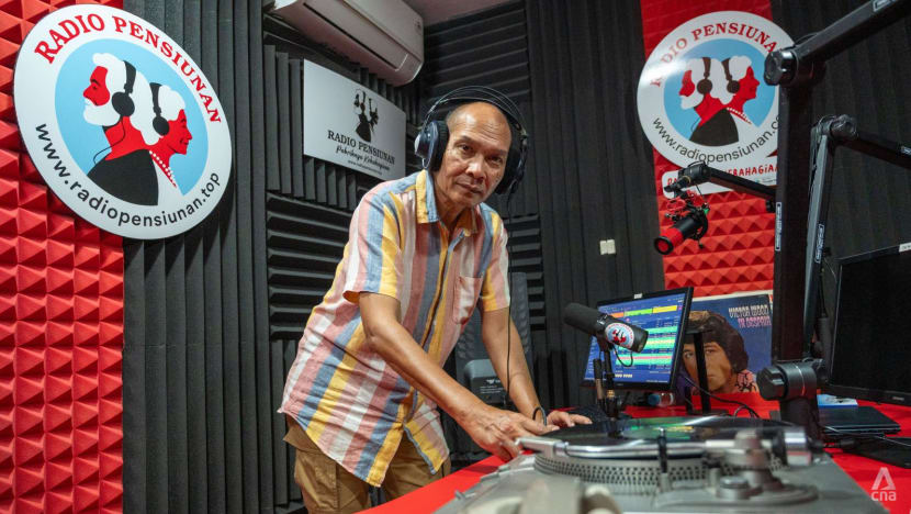 ‘Factory of happiness’: Indonesia’s first retirees’ radio station fights stigma faced by elderly ‘Factory of happiness’: Indonesia’s first retirees’ radio station fights stigma faced by elderly