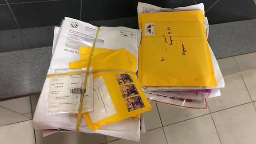 SingPost siasat kes surat dan bungkusan ditemui di kolong blok Tampines