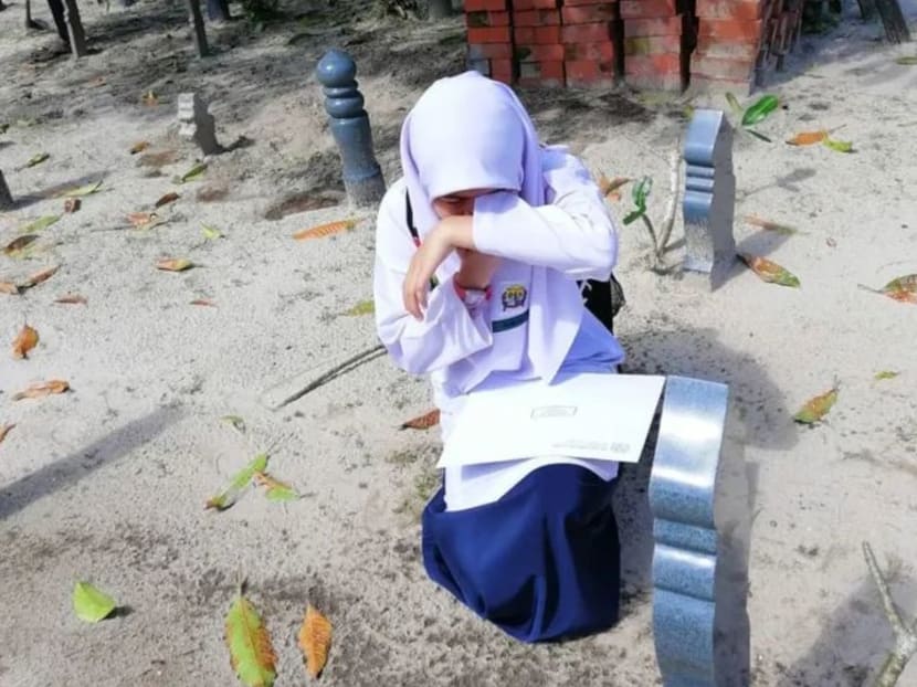 In an interview with mStar, Mdm Aishah Mat Akat said her granddaughter was usually a cheerful person but was overcome with emotion when she received her exam results.