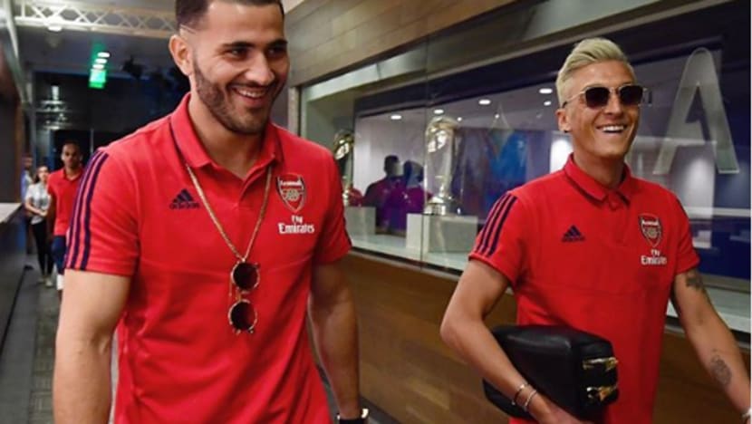 Sead Kolašinac dan Mesut Oznil 'baik' setelah cubaan rompak kereta