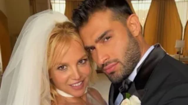 Britney Spears不安于室？出轨、施暴，老公气到离家！