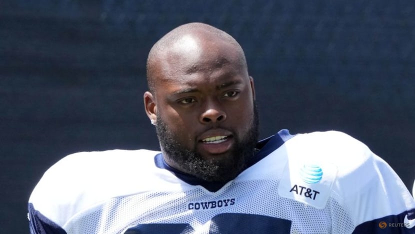 Report: Cowboys G Rob Jones (neck) out 2-3 months