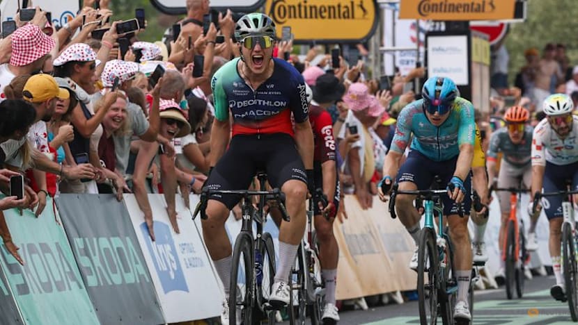 Dutch debutant Kooij wins Tour de France stage five in chaotic finish