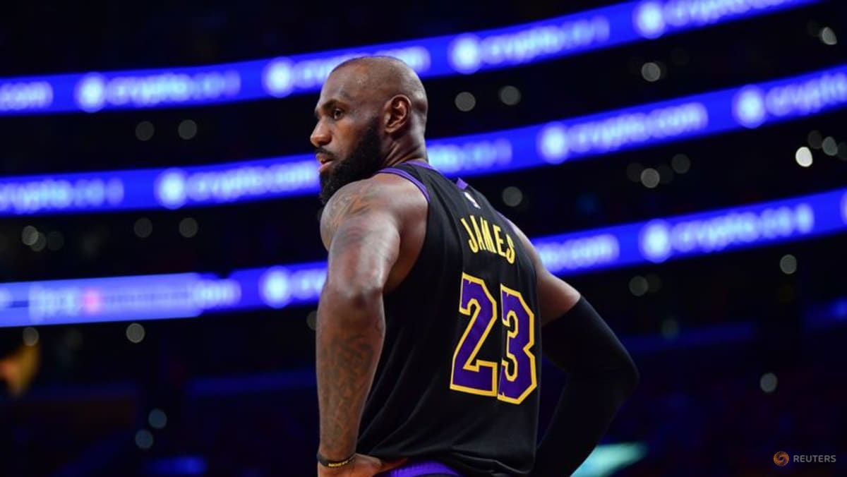 NBA-LeBron ಫಿಲ್ಲಿ ಮಾಧ್ಯಮದ ಚೊಚ್ಚಲದಲ್ಲಿ ಸಹೋದರ ಪ್ರೀತಿಯಲ್ಲಿ ಮುಳುಗಿದ್ದಾರೆ