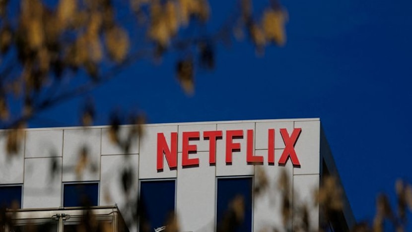 Netflix enters exclusive talks to acquire Warner Bros Discovery studio and streaming service, Bloomberg News reporter says thumbnail