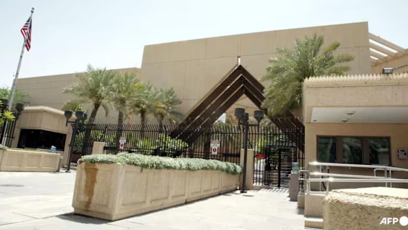 சவுதி அரேபியாவில் அமெரிக்கத் தூதரகத்தின்மீது தாக்குதல்