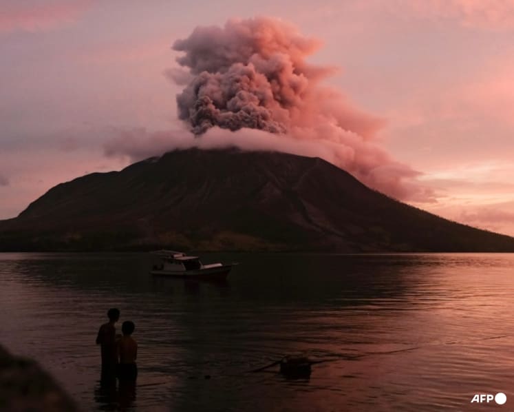 Indonesia’s Mount Ruang eruptions unlikely to trigger tsunami, but caution still needed: Experts