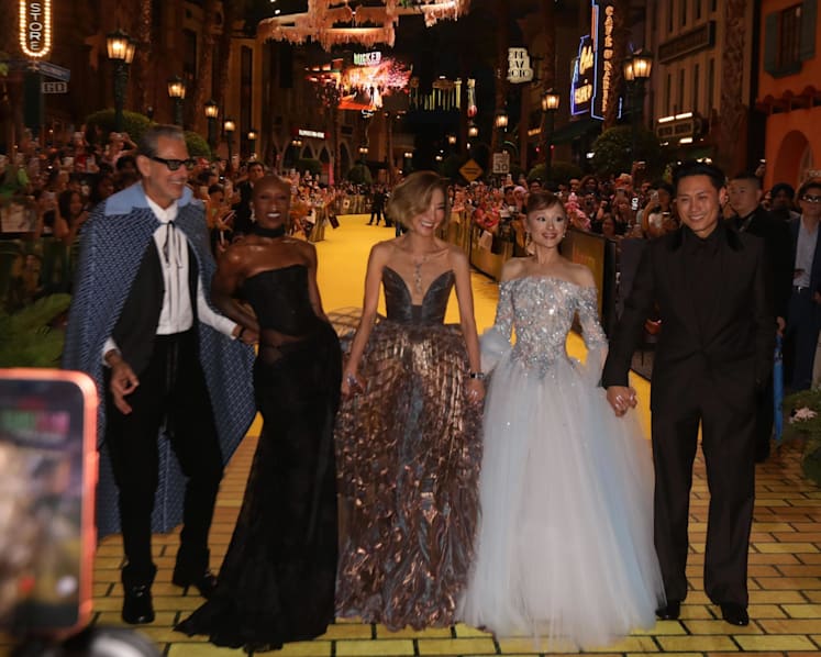 Ariana Grande fan chaos, selfies, karaoke: What happened at Wicked: For Good premiere in Singapore