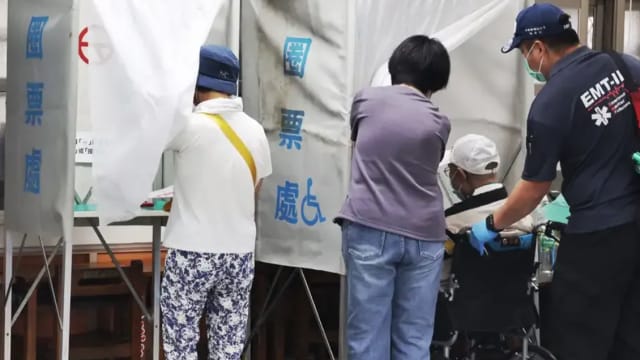 决定24名蓝委与新竹市长去留 台大罢免投票开始 