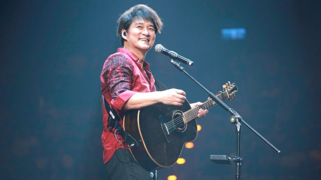 周华健想打卡“轻轨穿楼”，却担心引混乱作罢……网亏：没人会认出你！