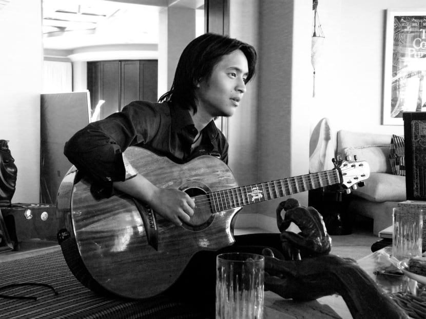 Chicago-born, Singapore-raised musician Shun Ng will be performing with veteran gospel music icon Lawrence Watson in a one-night only Christmas concert Rhythm Of Christmas on Sunday, Dec 22.