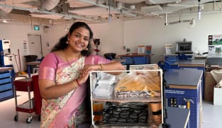 சிந்தாமல் சிதறாமல் உணவு பானத்தைக் கொண்டுசேர்க்க...மாணவியின் கண்டுபிடிப்பு
