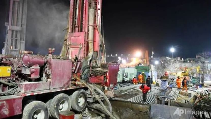 12 daripada 22 pekerja terperangkap dalam lombong emas China didapati masih hidup