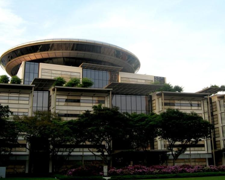 Plaintiff ordered to pay costs after failed lawsuit against SGH, surgeon
