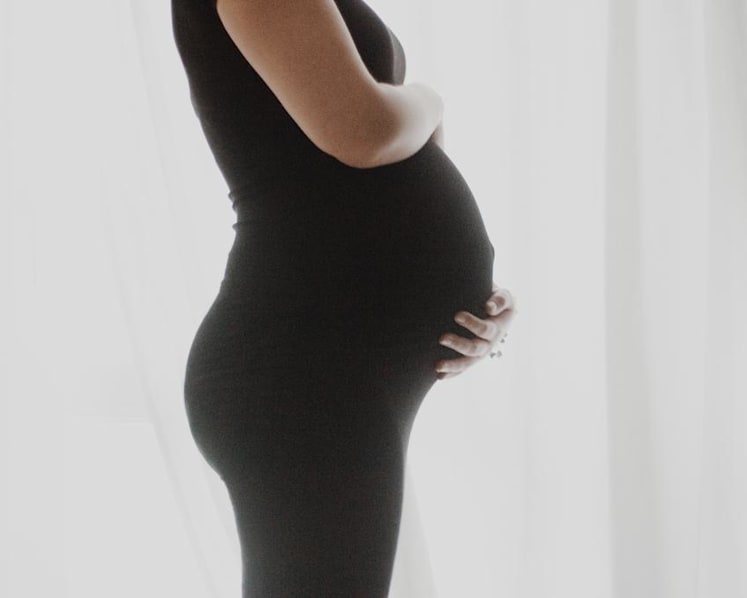 Set minimum age for women seeking abortion