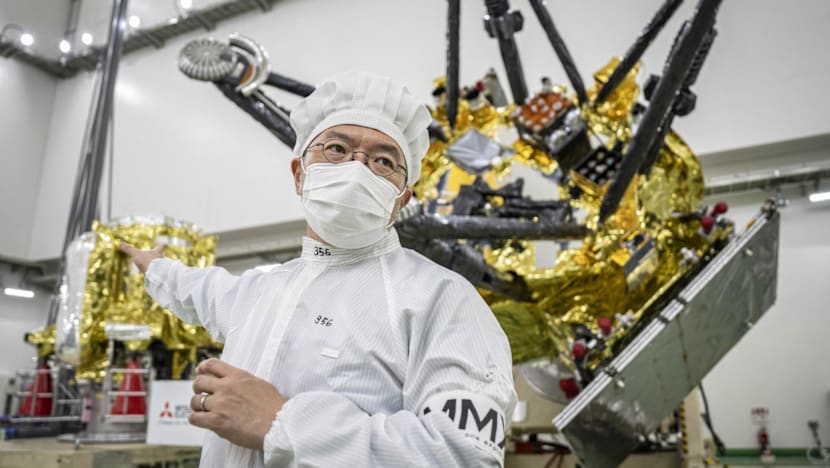 Japan to launch historic round-trip mission to Mars moon