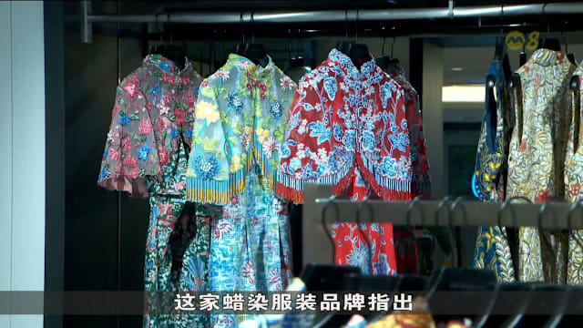 过年穿新衣 服饰实用性受欢迎 传统旗袍需求下降