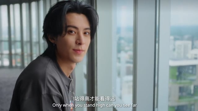 王鹤棣预告个人潮牌和阿果老师联名合作！